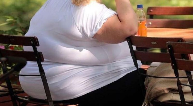 علماء: السمنة تقلل كمية المضادات في جسم الإنسان بعد التطعيم ضد 