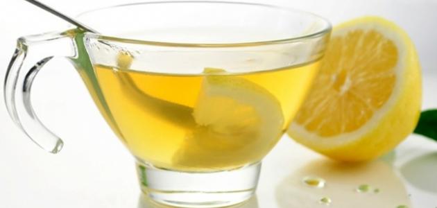 ماذا يحدث للجسم بعد تناول الماء الساخن مع الليمون؟