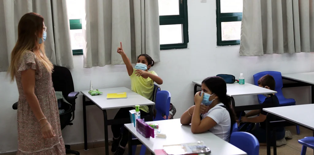 تقرير مُقلق حول اصابات الكورونا في جهاز التعليم- - 14 الف إصابة نشطة بينهم 13733 طالبًا