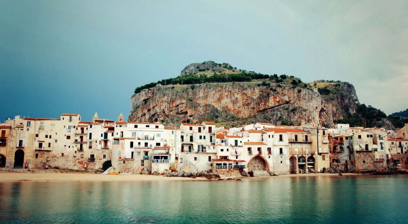 جزيرة تعد المسافرين بإرجاع جزء من تكاليف السياحة فيها