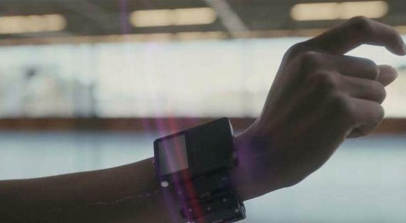 فيسبوك تطور سوارًا ذكيًا.. هذه خصائصه