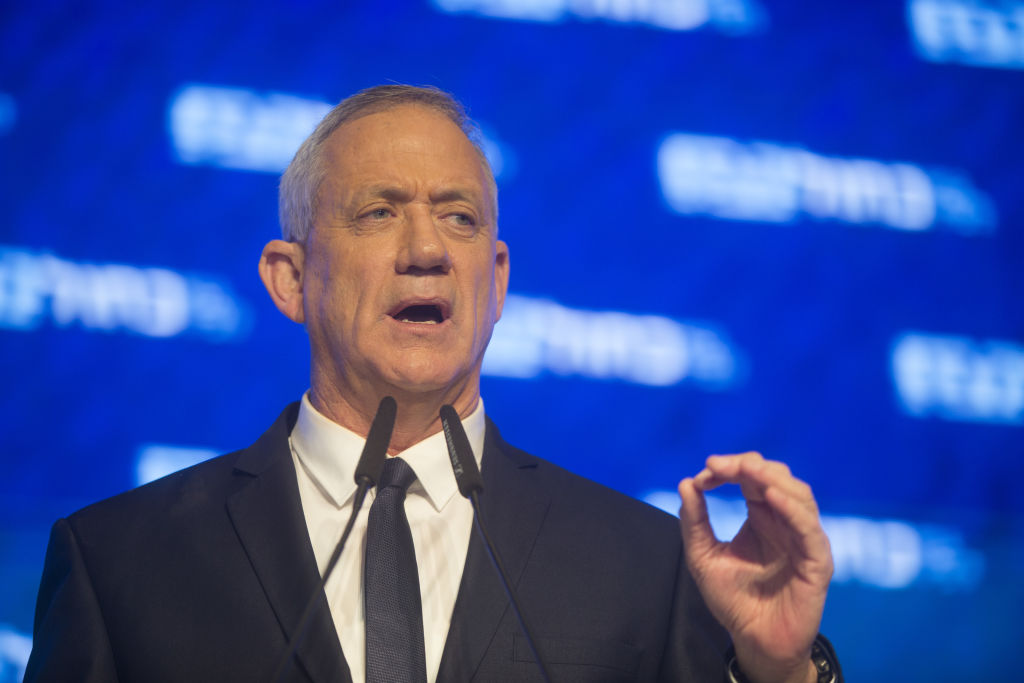 غانتس: توجهت للمستشار القضائي لفحص أهلية نتنياهو لتولي منصب رئيس الحكومة