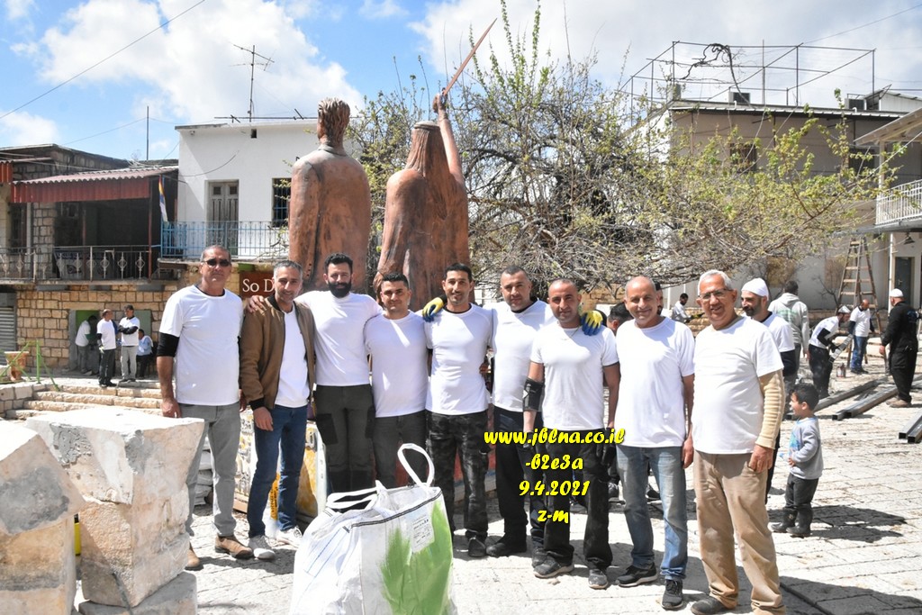 بالصور والفيديو-البقيعة تلتئم شبيبة, صغاراً وكباراً لمشروع تطوع جبار في ساحة العين