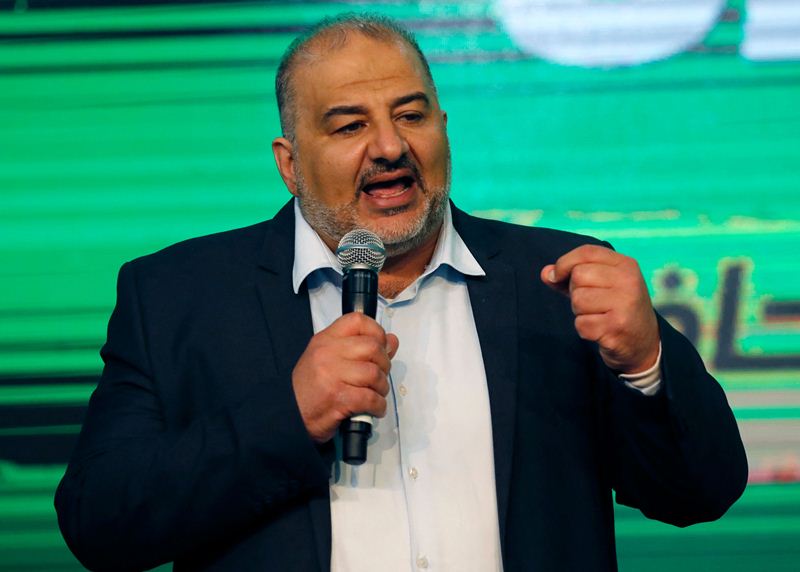 نتنياهو يهاتف د.منصور عباس لحثه على دعم قانون الانتخابات المباشرة