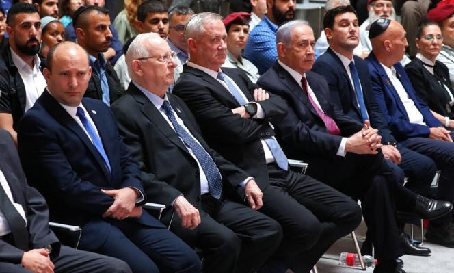 بينيت لـحماس: نفد صبرنا.. غانتس: استثمار الإنجاز العسكريّ في مسار سياسيّ