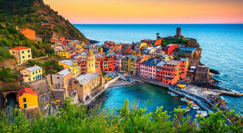 جنوة الايطالية محطّة بحريّة خلابة