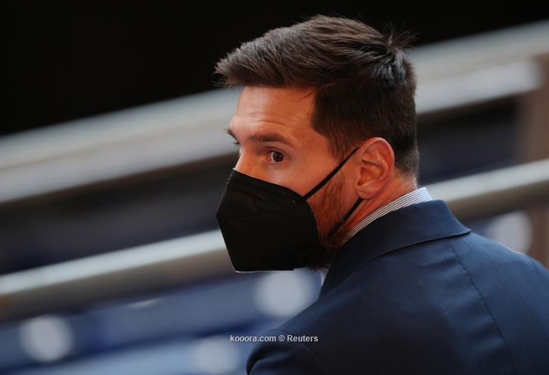 ميسي يراجع عقد باريس.. و3 نقاط تثير الخلاف