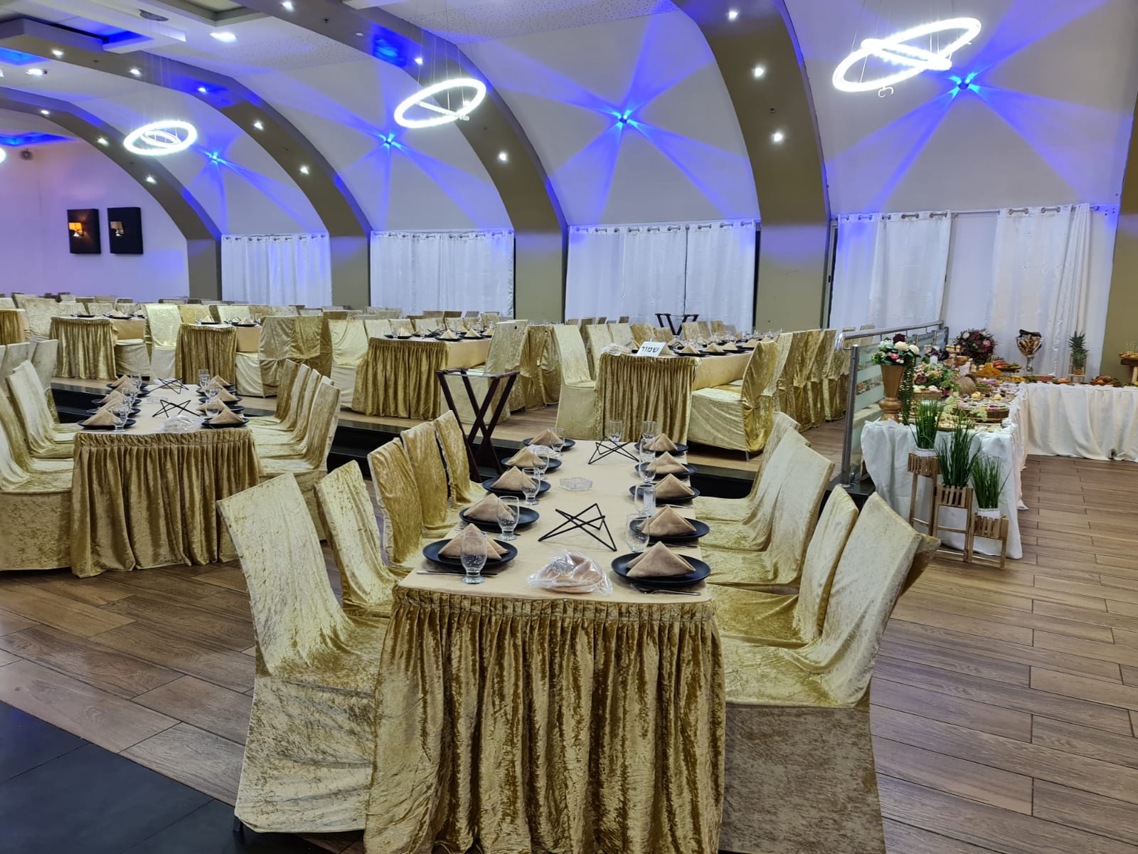 الحكومة تدرس احتمال فرض قيود على حفلات الزفاف والمناسبات