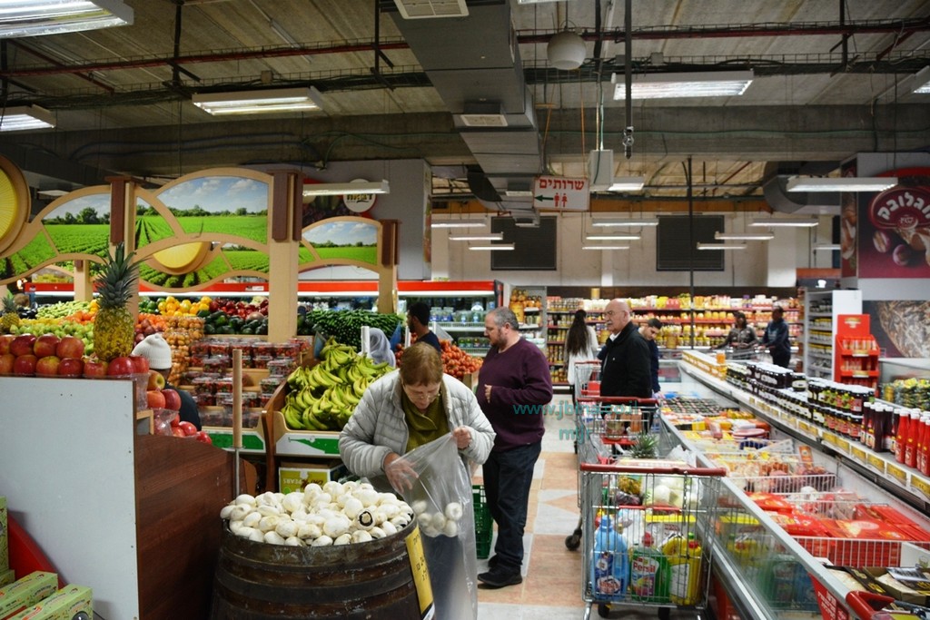 بحث اسرائيلي: إسرائيل الأسوأ بين الدول المتطورة في عدد ساعات العمل السنوية وراتب الحد الأدنى