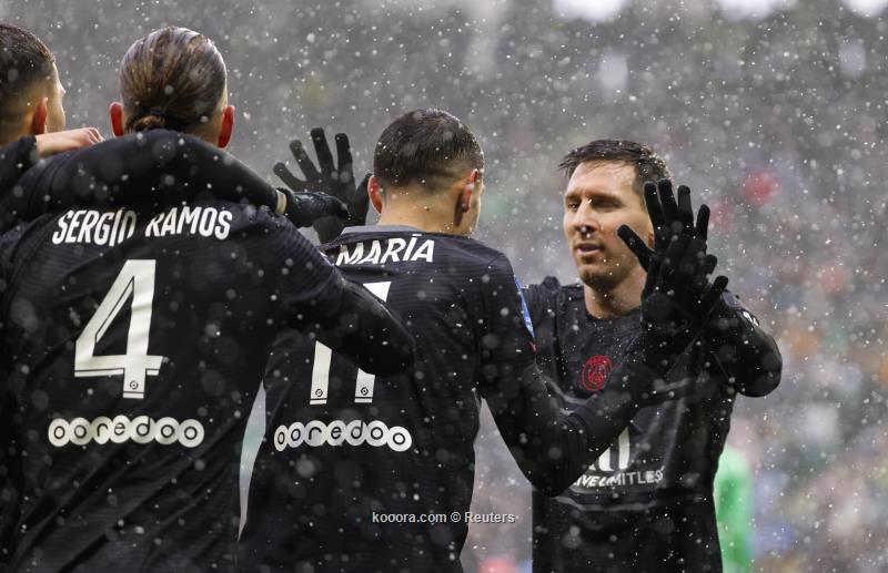 هدايا ميسي تنقذ باريس من عاصفة خضراء