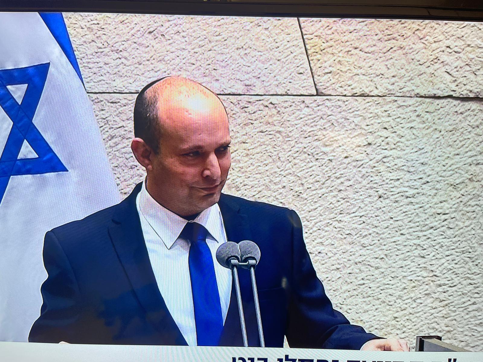 بينيت مدافعًا عن الجنود الذي قتلوا شابا وهو ملقى على الأرض بالقدس: تصرّفوا بشكل ممتاز