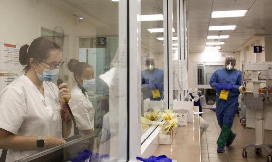 محفزات مالية لطلاب الطب خارج البلاد لمواجهات النقص بالاطباء