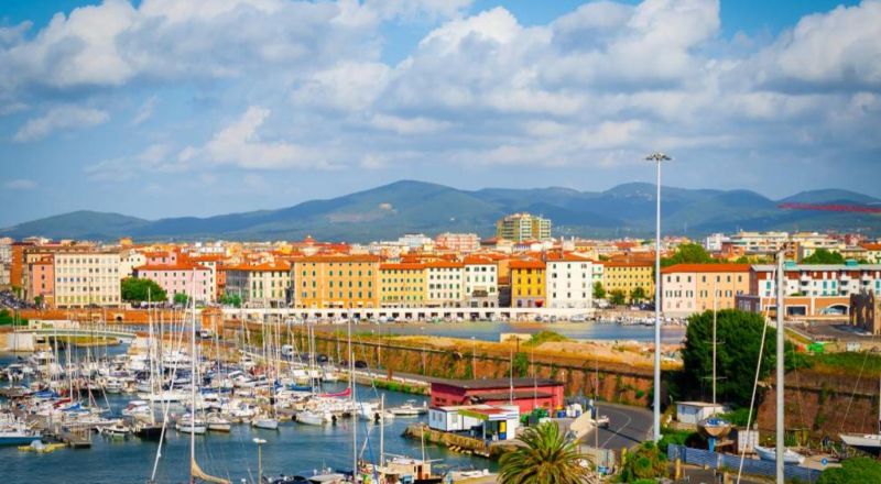 عناوين سياحية جذابة في ليفورنو الايطالية