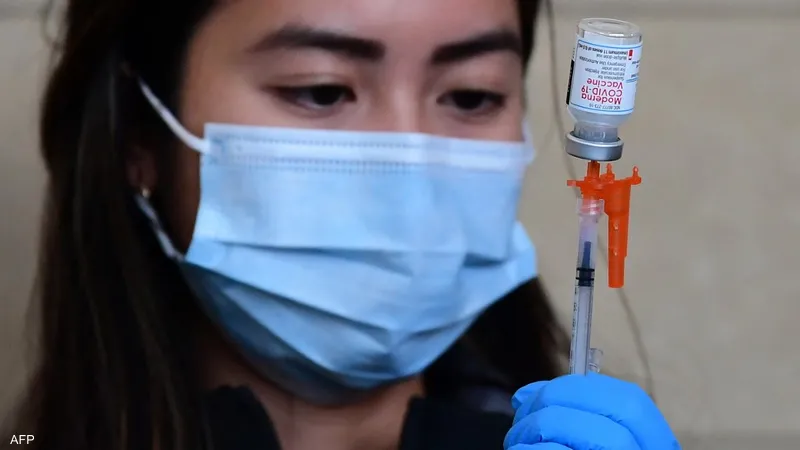 من بين مئات آلاف الأطفال في إسرائيل الذين تلقوا لقاح كورونا: 15 منهم أصيبوا بالتهاب عضلة القلب