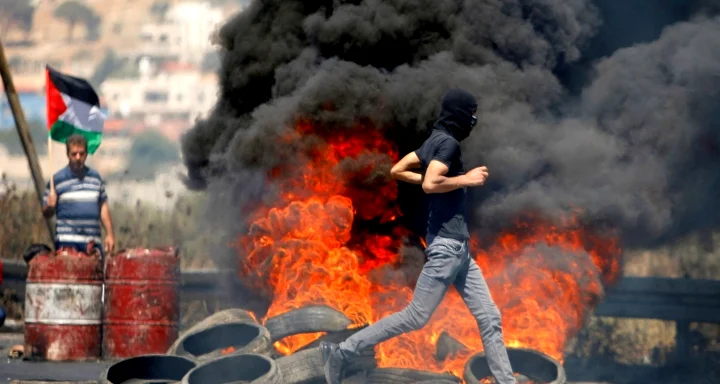 المدعي العام الإسرائيلي يقر استمرار استخدام تقنية مراقبة الفلسطينيين