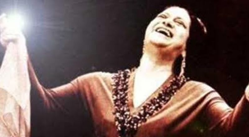 ما هو سر منديل أم كلثوم؟