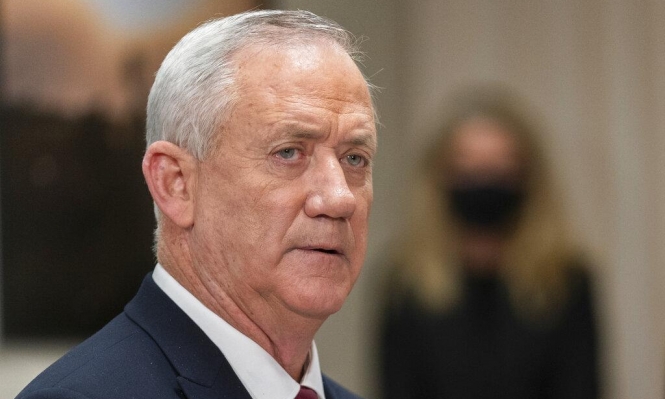 غانتس يعلن الحجز على شركات لبنانية لعلاقاتها بـ حزب الله