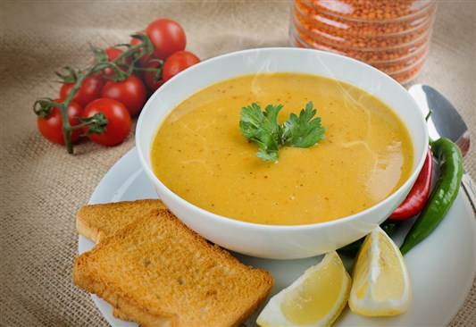 فوائد صحية مذهلة تحصلون عليها عند تناول العدس البرتقالي!