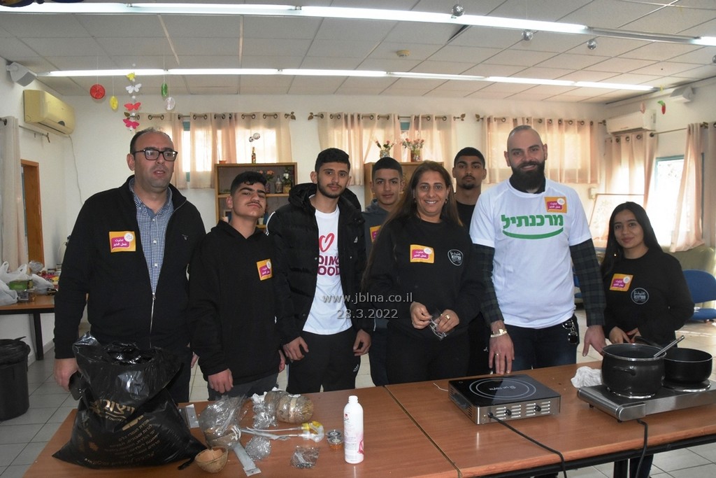 صور وفيديو- يوم الاعمال الطيبة في نادي الجيل الذهبي ترشيحا بمشاركة بنك مركنتيل ومجموعة-عتيدنا 