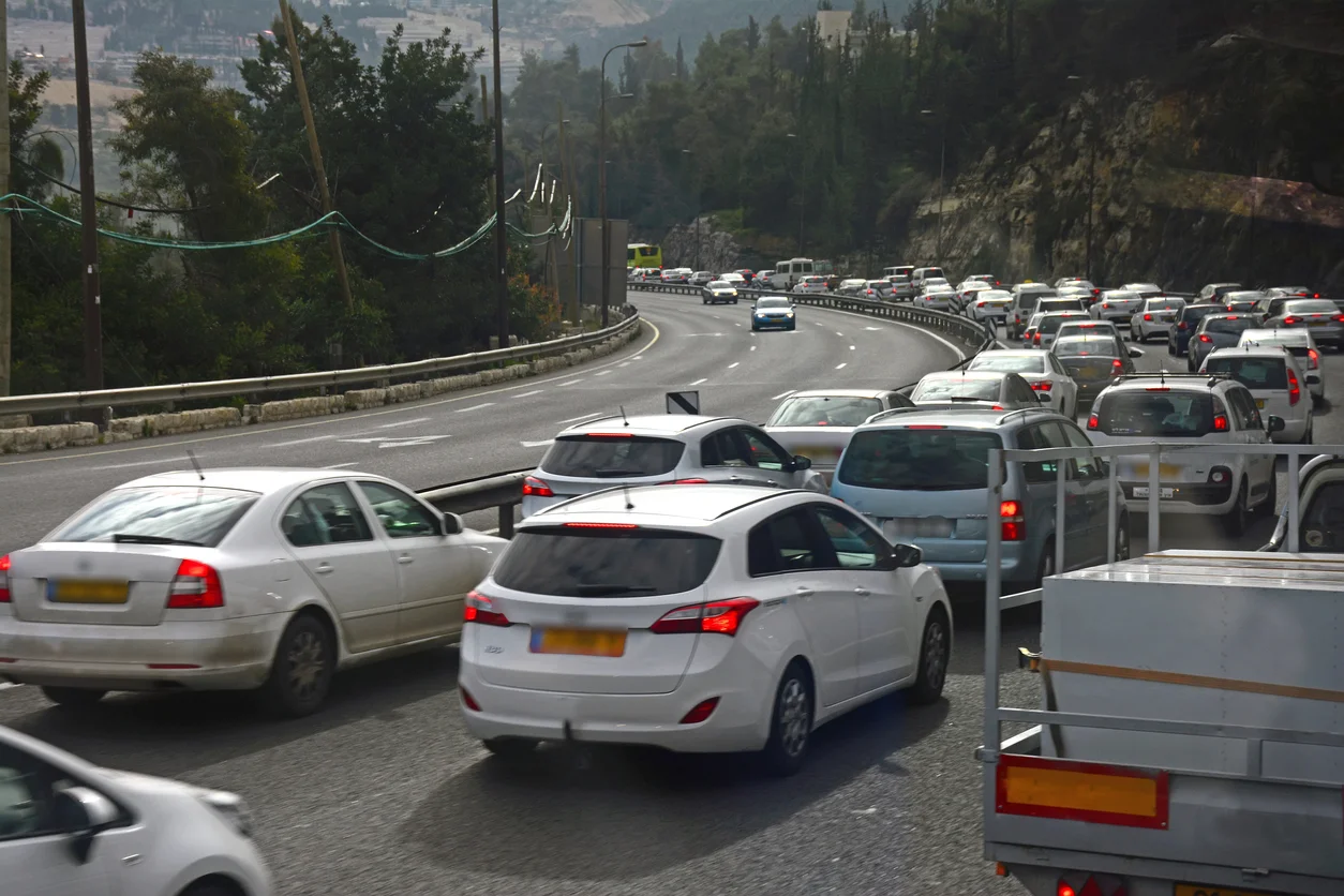 الشوارع المزدحمة في البلاد بسبب عطلة الاعياد