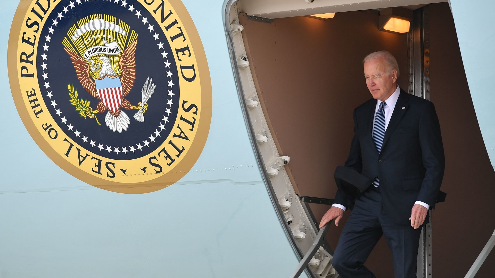 الولايات المتحدة سترسل المزيد من المدفعية إلى أوكرانيا