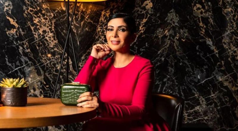 منى زكي تشكو زيادة وزنها لمتابعيها بطريقة ساخرة