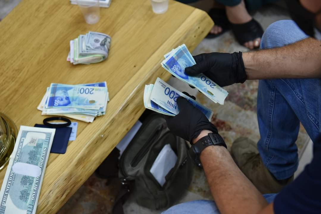 الشرطة- خلال 5 اشهر تم تقديم 188 لائحة اتهام بتهمة الإبتزاز بجرائم الخاوة !