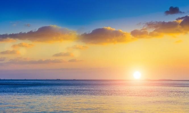  حالة الطقس: أجواء حارة وجافة