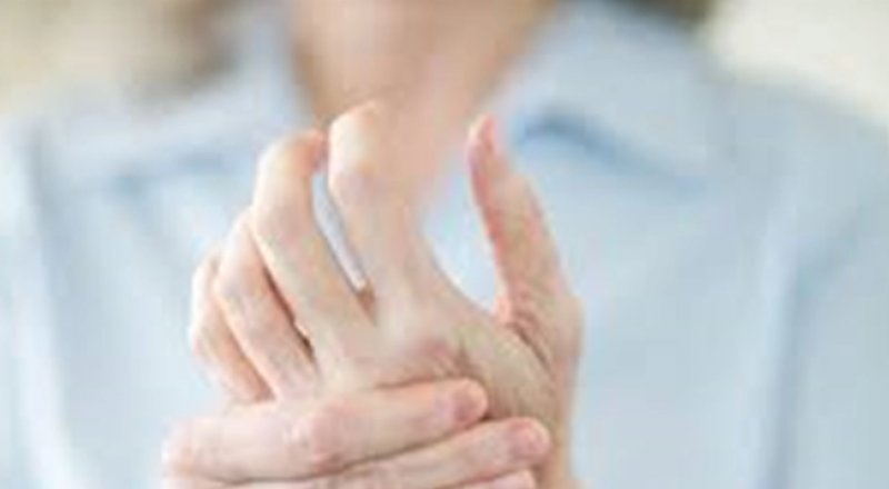 ما علاقة الإحساس بـالتنميل في الجسم بكورونا؟