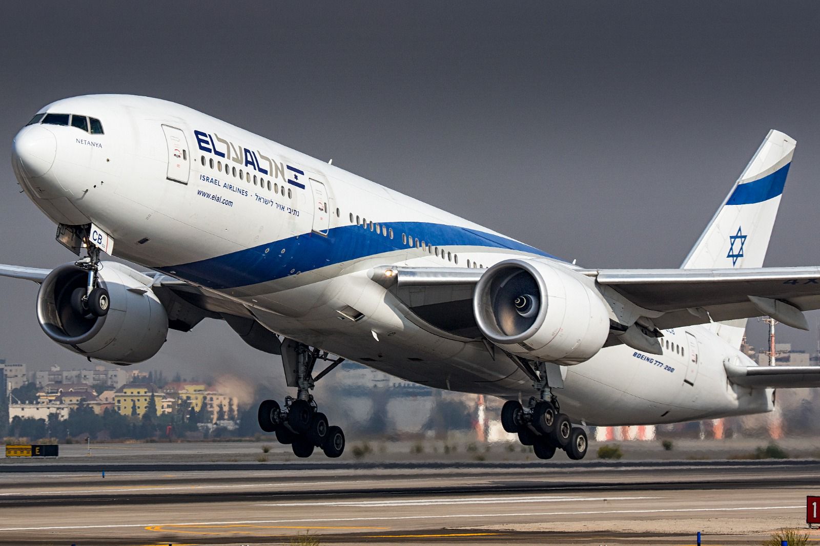 ابتداءً من يوم الاثنين شركة إل عال ستقوم بتوسيع خدمة ما قبل الرحلة لمسافريها 