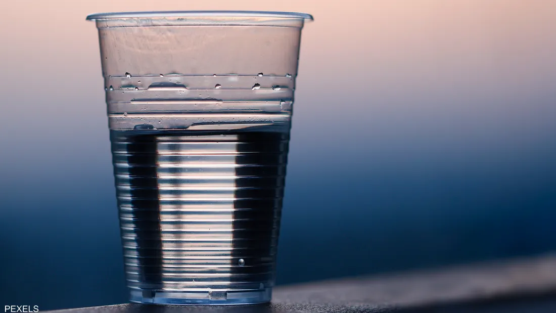 ماذا يحدث لو اكتفيت بالماء مشروبا لشهر واحد؟