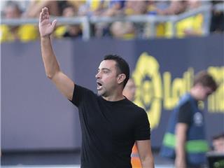 تشافي: صعدنا لقمة الليجا.. ونشكر الله على سلامة المشجع