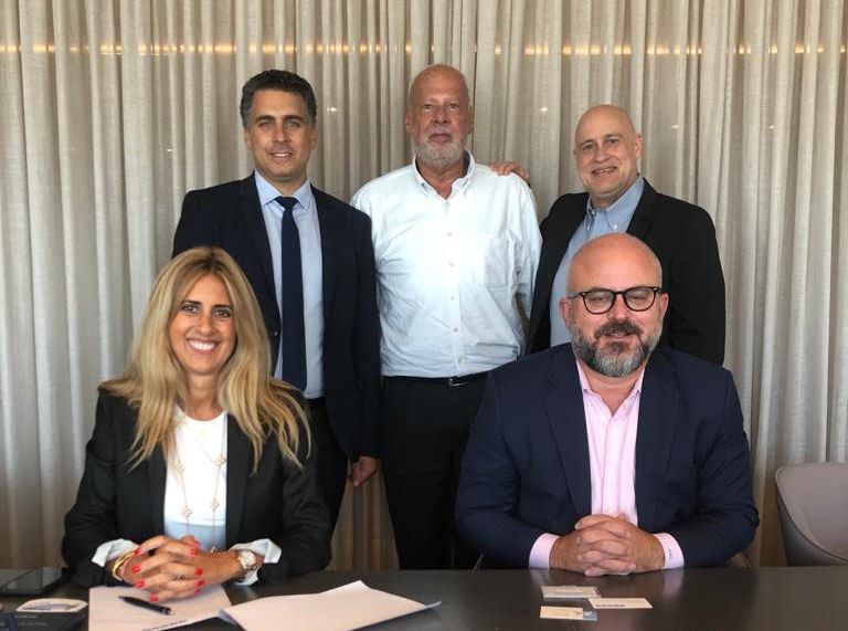 رابطة المحامين الدولية في لقاء مع المحامي د. قيس ناصر حول قضايا الارض والمسكن