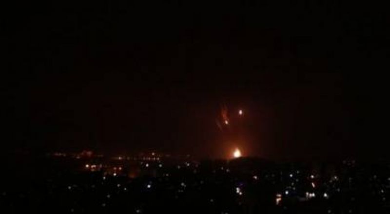 اسرائيل تهاجم مطار دمشق الدولي ومواقع اخرى وتقتل خمسة عسكريين سوريين