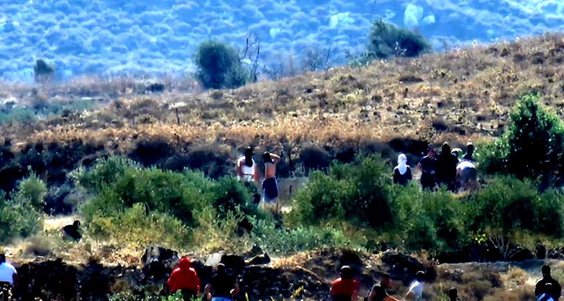 مستوطنون يهاجمون منازل المواطنين في مادما جنوب نابلس