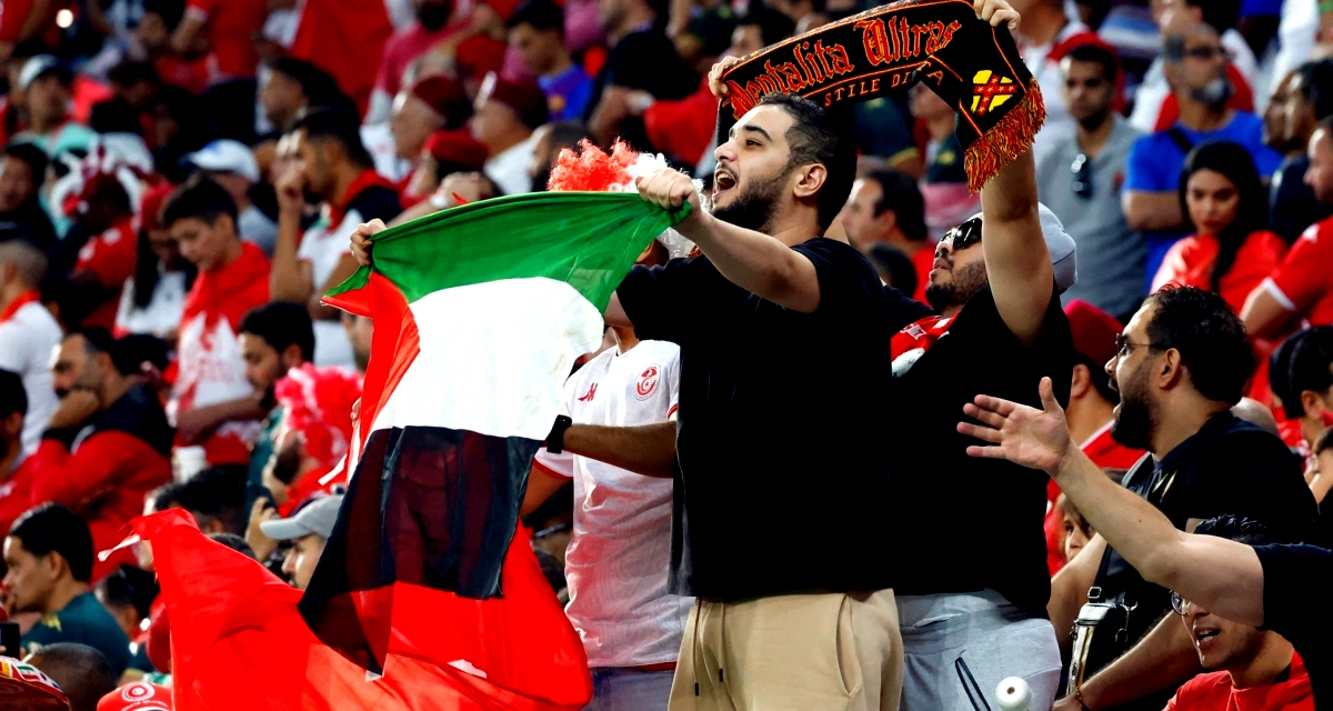 الإعلام الاسرائيلي في قطر مُستاء من رفض الجماهير العربية له: إنزال من سيارة أجرة وطرد من مطعم