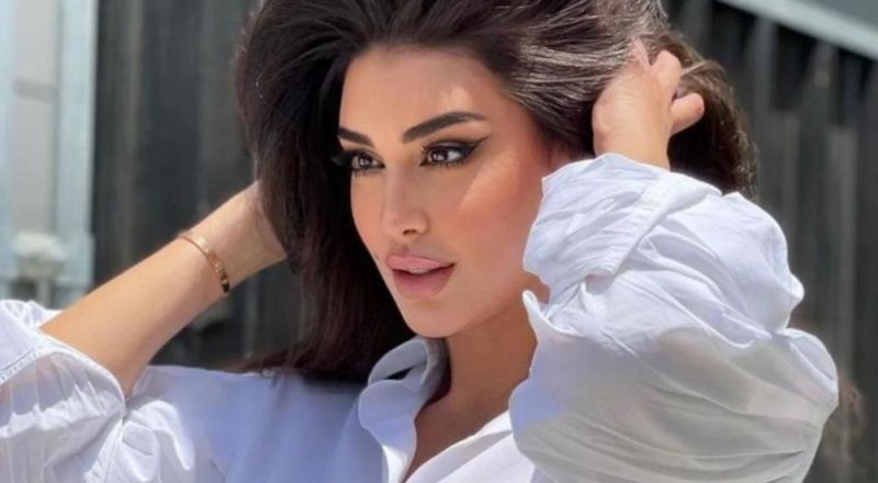 صورة: ياسمين صبري بإطلالة جذابة في أحدث ظهور لها من داخل سيارتها