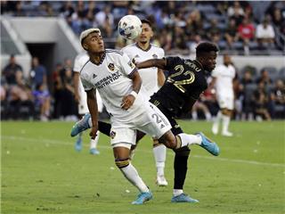 برشلونة يتوقع هدية من الفيفا بشأن صفقة ال 18 ثانية