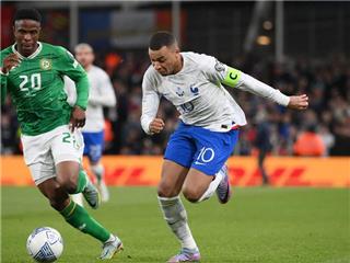 نجوم فرنسا يخضعون للقائد مبابي