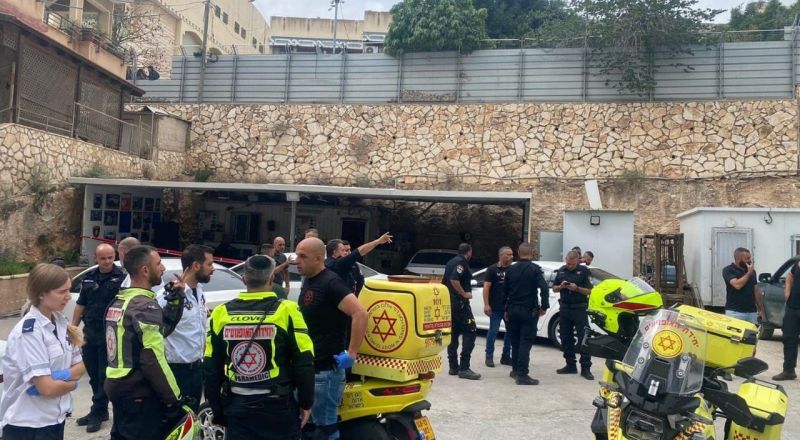 مجزرة في يافة الناصرة - 5 قتلى واستقبال مفوض الشرطة بالصراخ والهجوم