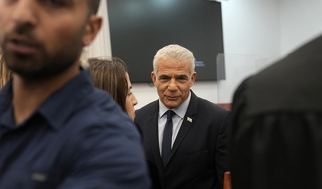 لبيد يؤكد بشهادته أن نتنياهو سعى لمصلحة ثري قدم له هدايا