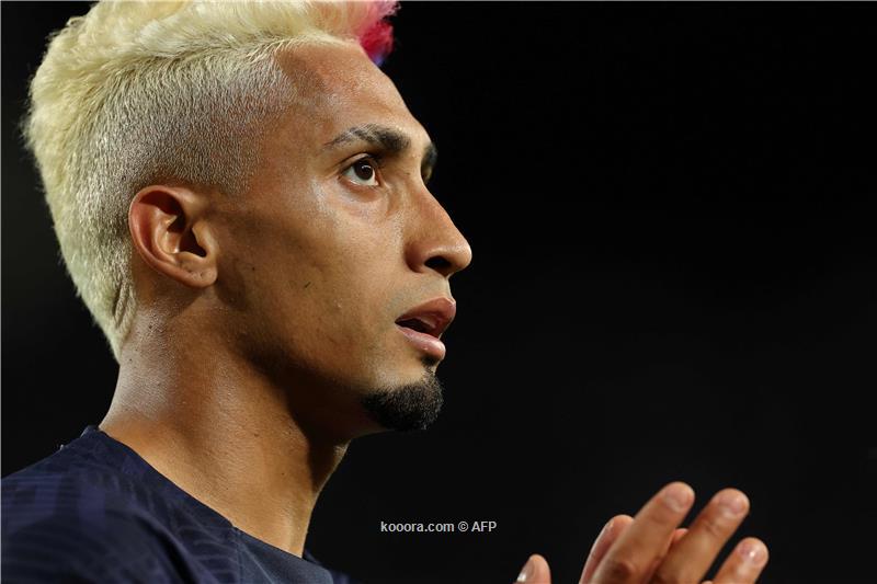 بكلمات واضحة.. رافينيا يحسم مستقبله مع برشلونة