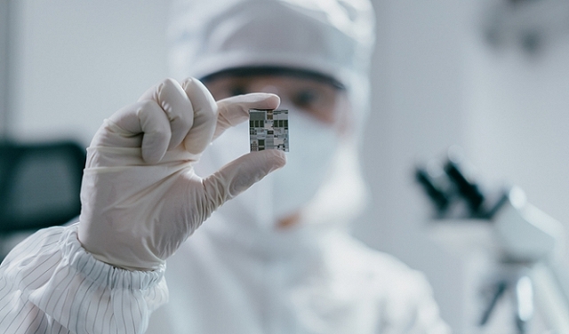 الهيمنة التكنولوجيّة: الرقائق الإلكترونيّة وتأثيرها العالميّ على الدول