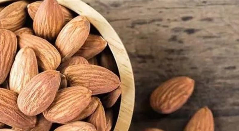 7 آثار جانبية لتناول اللوز بكثرة... أبرزها زيادة الوزن