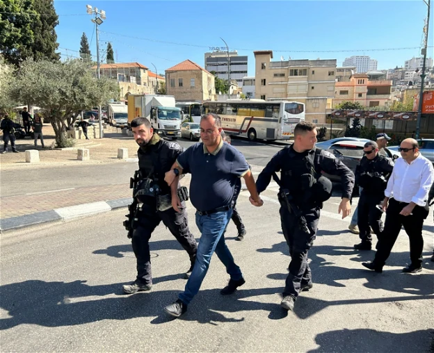 اعتقال رئيس لجنة المتابعة محمّد بركة والعديد من القيادات العربية منها سامي أبو شحادة وحنين زعبي