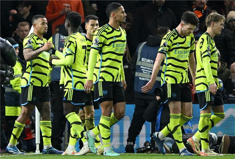 مباراة مجنونة.. رأسية قاتلة تؤمن صدارة آرسنال أمام لوتون