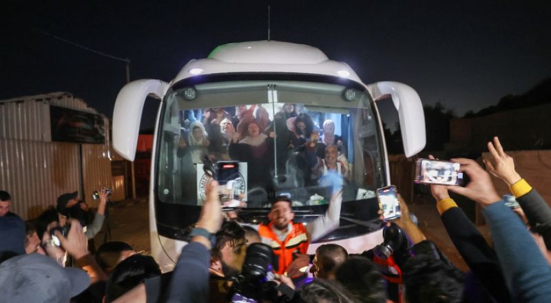 مجلس الحرب الإسرائيلي يدرس مقترحا للإفراج عن نحو 50 رهينة مقابل هدنة لمدة شهر في غزة