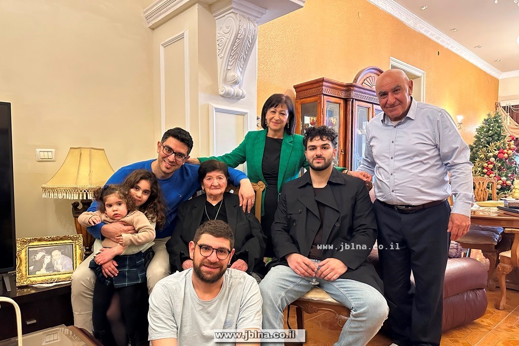 رأس السنة الجديدة في معليا- وتهنئة اصحاب العيد- ارملة المرحوم مسعد قسيس, ابنها وعائلته, بناتها وعائلتهم