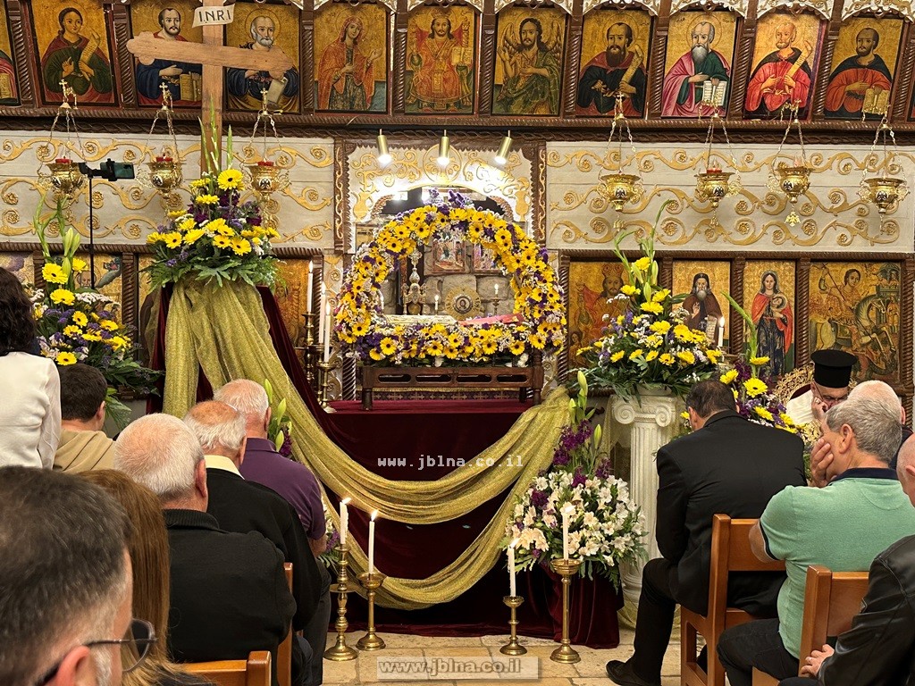 فيديو- معليا- من رتبة جناز السيد المسيح والصلوات المرفقة وصلوات حاملات الطيب ورش العطور على المصلين