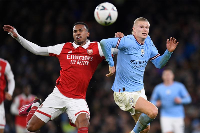 من يفوز بالدوري الإنجليزي 2023-2024؟ المباريات المتبقية لفرق آرسنال، ليفربول ومانشستر سيتي